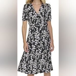 NWT Harper Rose Floral V-Neck Tulip Dress